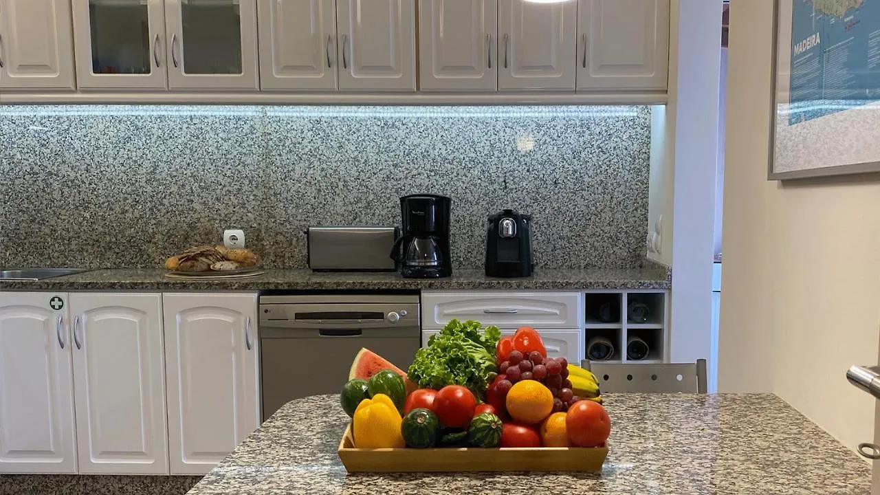Casa Ideal Para Familias Com Vista Mar Desafogada Funchal 0*,  Portugália